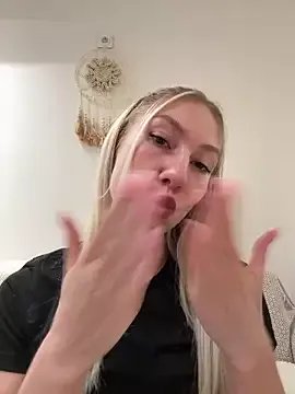 Private LuisaBecker on StripChat