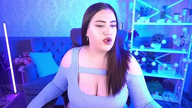 LunaPearll — show breasts