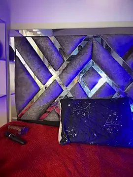 LylaLee111 on StripChat 