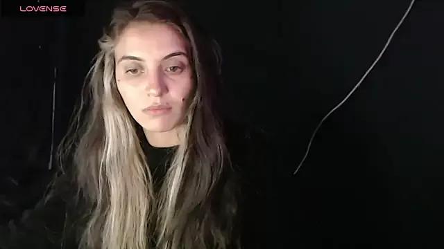 Freechat mariecam420 on StripChat