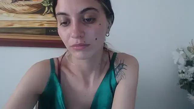 Freechat mariecam420 on StripChat