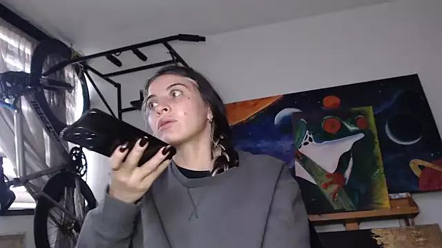 Freechat mariecam420 on StripChat