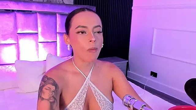 Freechat MiiaaMoonroee on StripChat