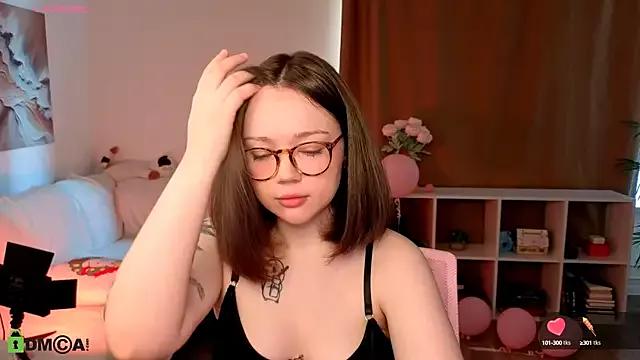 MilenaSaint on StripChat