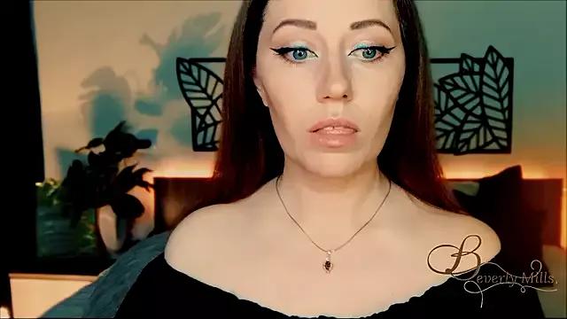 Freechat MissBeverlyMills on StripChat