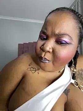 MissLola27 on StripChat 