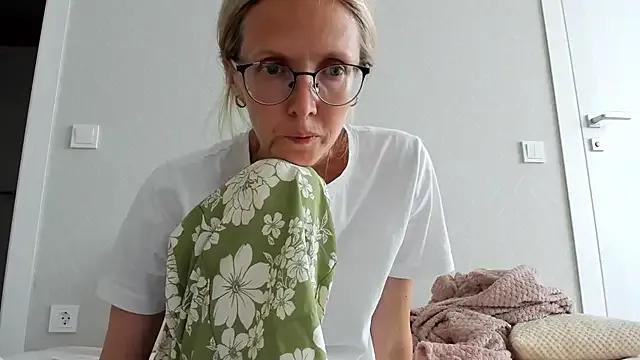 MollyStory — Fingering Sexy Naked Pussy