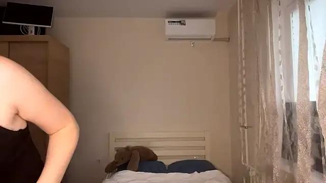 MyraLitterers — lift up my skirt n show my juicy ass