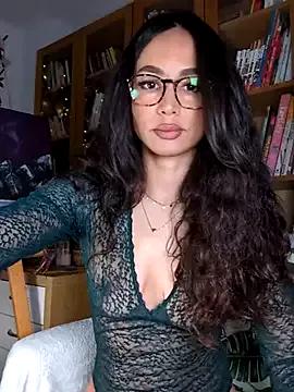 Freechat Naughty-Jessie on StripChat