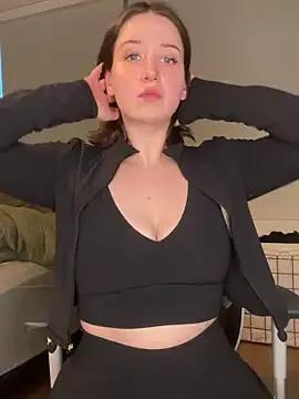 Freechat nerdynina on StripChat