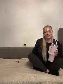 Freechat NickyGold_Official on StripChat