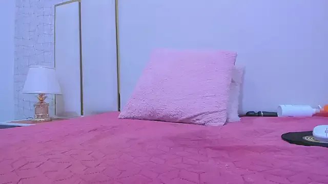 Freechat paola_rodriguez on StripChat