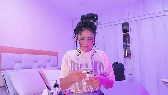 Freechat paola_rodriguez on StripChat