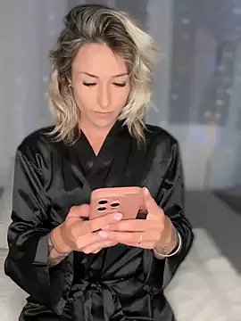 Freechat petrouchkaaa_ on StripChat