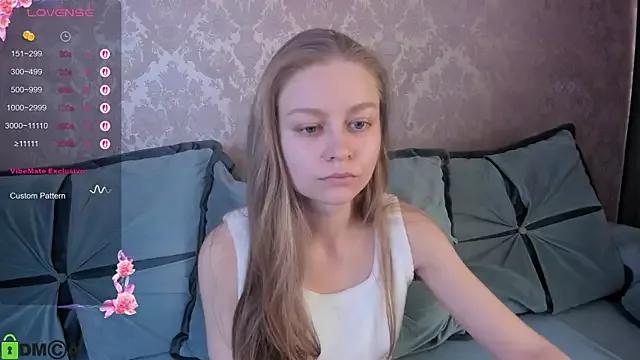 Polumna_cute on StripChat