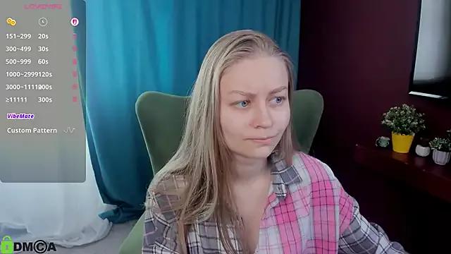 Polumna_cute on StripChat