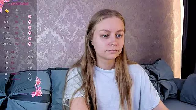 Polumna_cute on StripChat