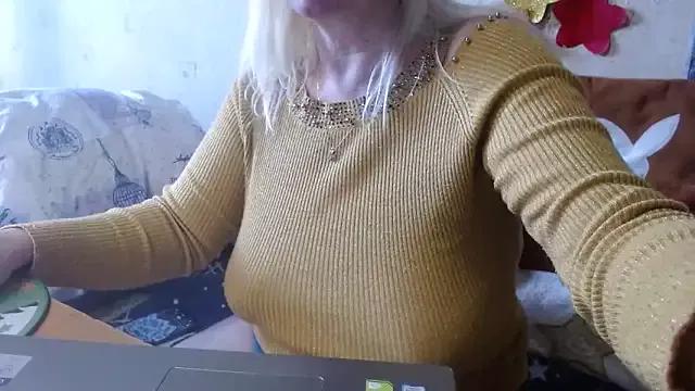 QueenLana on StripChat 