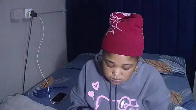 QUEENSHYNESS on StripChat 