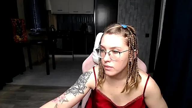 Reginasmilee — NAKED