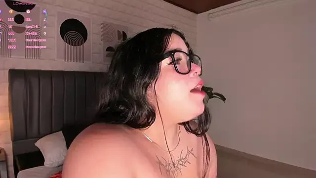 Freechat rose_barbara on StripChat