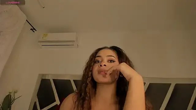 Samanntha_Rose on StripChat 