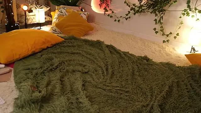 ScarletBlaze — pussy play
