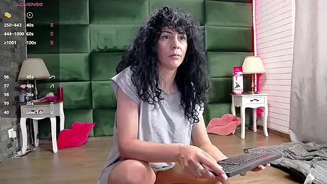 Freechat SelenSummer on StripChat