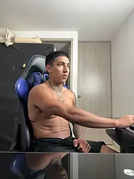 Freechat sendfer on StripChat