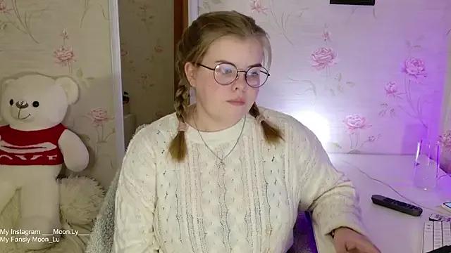 sinnamon_ on StripChat 