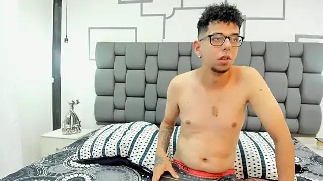 SkarletRuiz — BOY FUCK MY ASS IN DOGGY