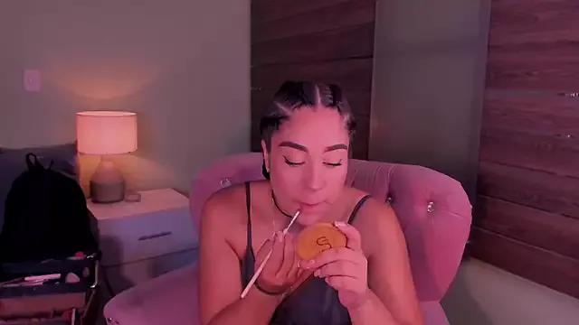 Sussy_Bell01 on StripChat 