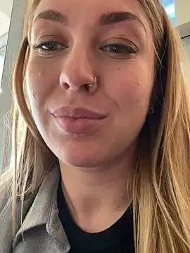 Freechat Sweet___Emily on StripChat