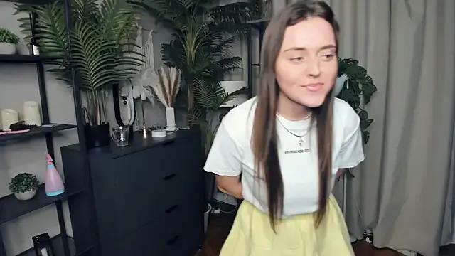 ThelmaJusto — Play with my lips and bite them^^