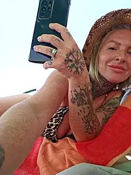 Private YourMommyBlair on StripChat