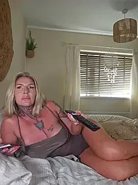 Private YourMommyBlair on StripChat