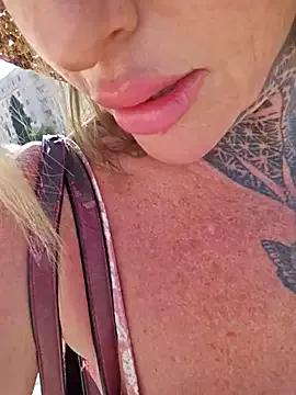 Private YourMommyBlair on StripChat